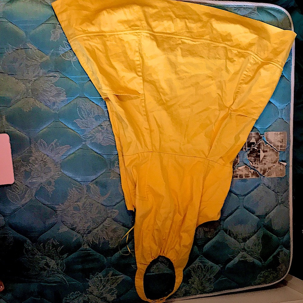 Dress in yellow